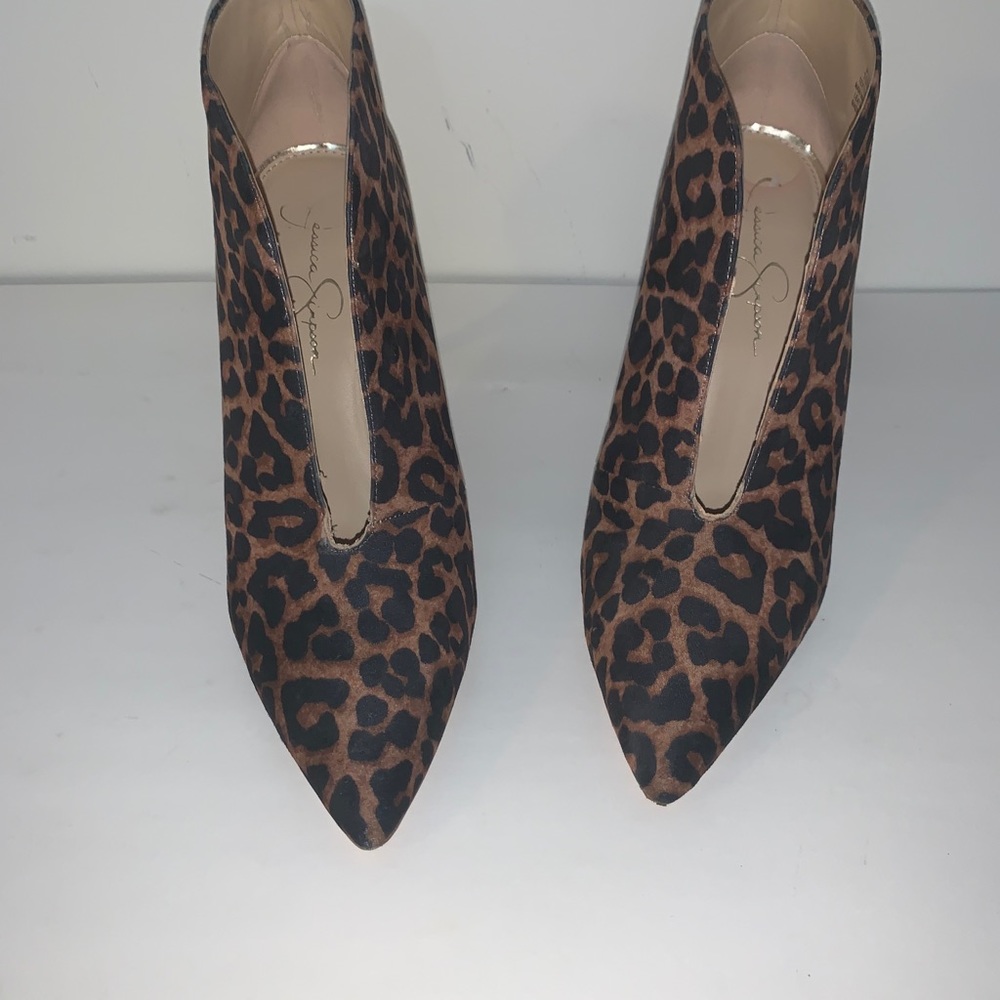 Jessica Simpson leopard booties - Picture 2 of 8